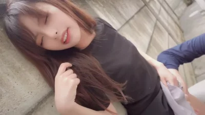 [原创] 娇美人妻在家附近的无人小道里找刺激！~然后去酒店啪啪无套内射！~